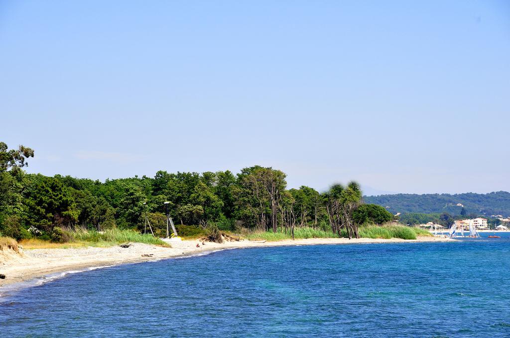 Sole E Mare Aparthotel Santa-Maria-Poggio  Kültér fotó