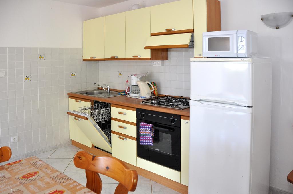 Sole E Mare Aparthotel Santa-Maria-Poggio  Szoba fotó