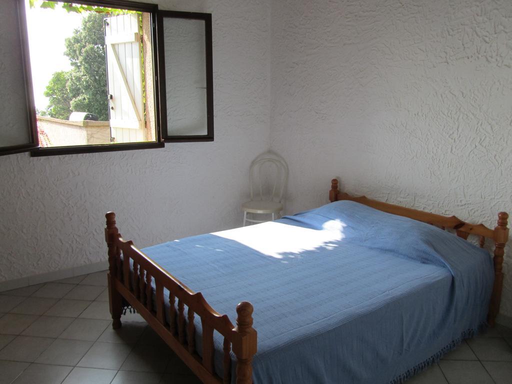 Sole E Mare Aparthotel Santa-Maria-Poggio  Szoba fotó