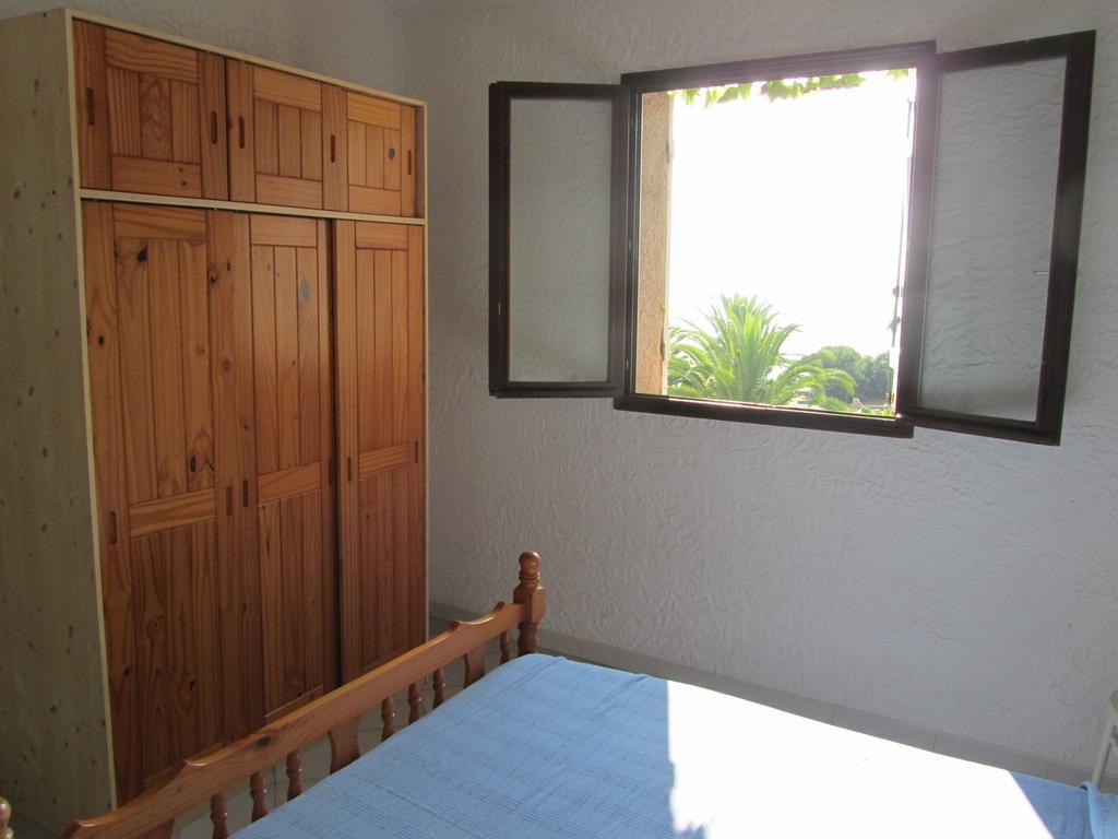 Sole E Mare Aparthotel Santa-Maria-Poggio  Szoba fotó